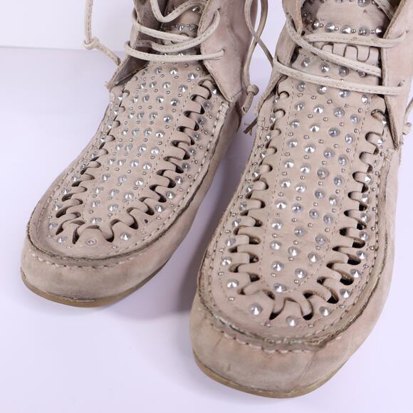 SAM EDELMAN Katelyn Studded Moccasin Ankle Boots Putty Lace Up Women's 7.5M - Picture 3 of 9